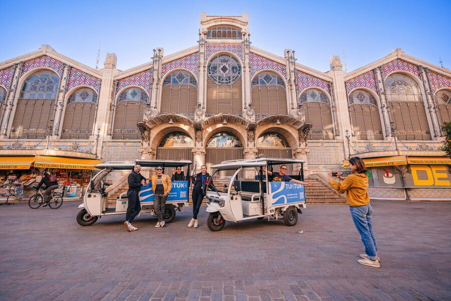Valencia 1 hour by TukTuki: Essential and Private Tour - A fast first look at Valencia by private tuk-tuk