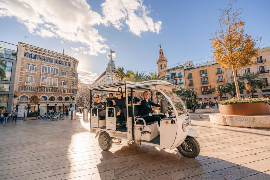 Valencia 1 hour by TukTuki: Essential and Private Tour - Comfort, seating, and the one-hour limit