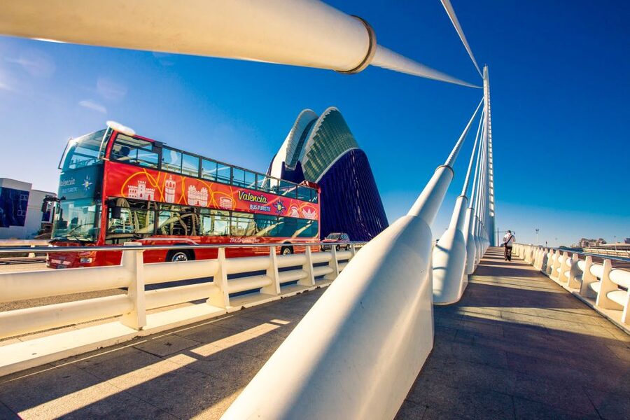 Valencia: 24 or 48-Hour Hop-on Hop-off Bus Ticket - Stops 11 to 14: military history, fine art, shopping, and the city symbol