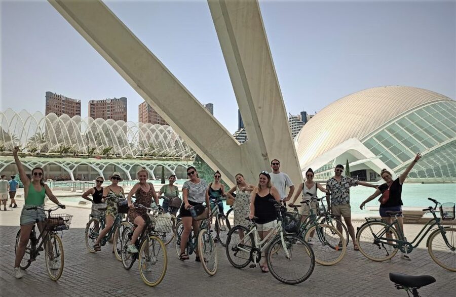Valencia: 3-Hour Guided City Sightseeing & Beaches Bike Tour - Reaching the City of Arts and Sciences