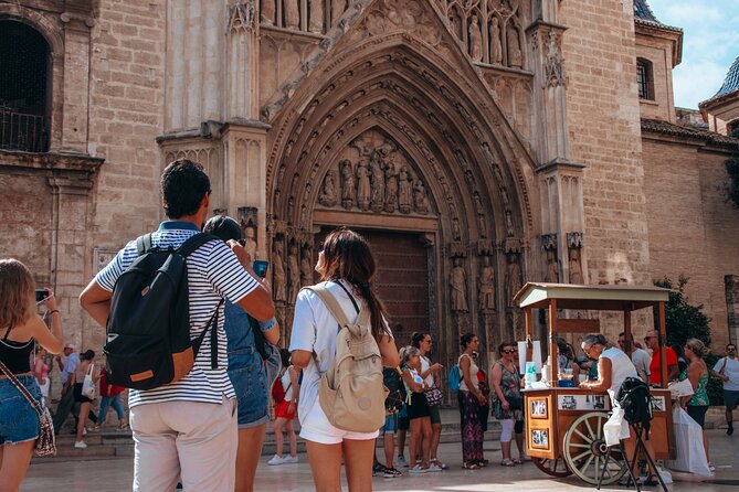Valencia al completo en Bicicleta - Pedaling Through the Turia Gardens