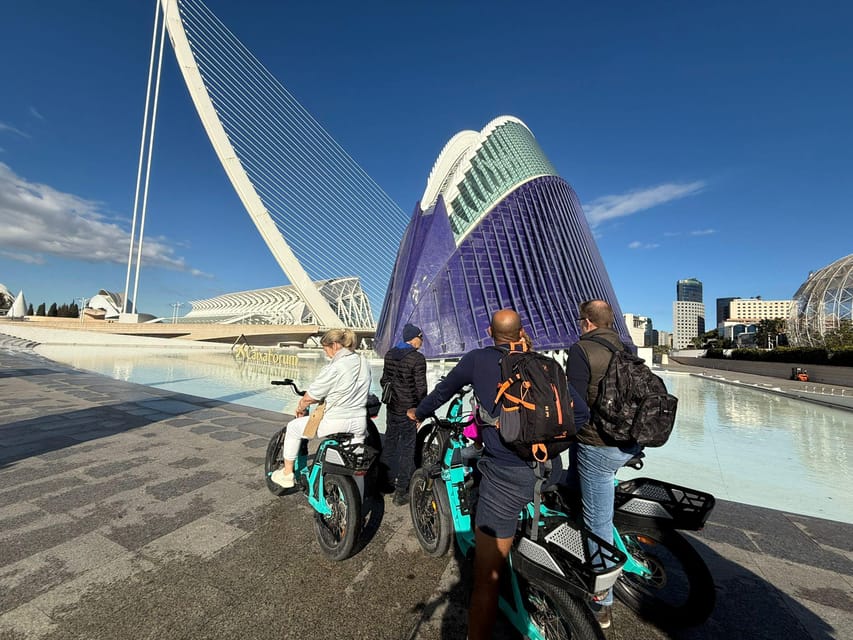 Valencia all in one: beaches, old town & city arts by E-bike - What the e-bike changes