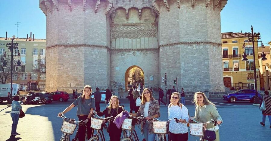 Valencia: All In One Daily City Tour by Bike and E-Bike - Torres de Serranos and Valencia’s medieval edge