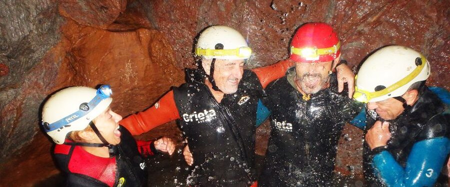 Valencia: Aquatic Caving in Sumidero de Vallada - The opening briefing and equipment check