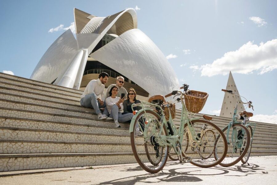 Valencia: Audioguide eng,esp,ita + Bike All Day - Why this bike and audio guide works in Valencia