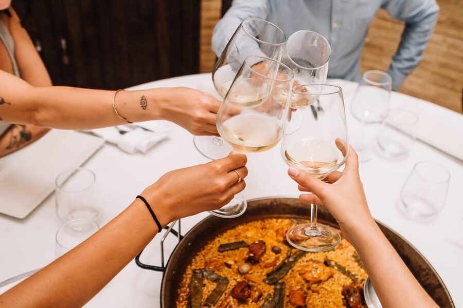 Valencia: Authentic Food Tour with Paella Valenciana - What guides Benjamin and Fatine add