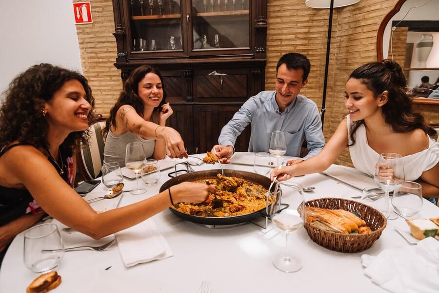 Valencia: Authentic Food Tour with Paella Valenciana - Meeting at the Fountain of the Five Statues