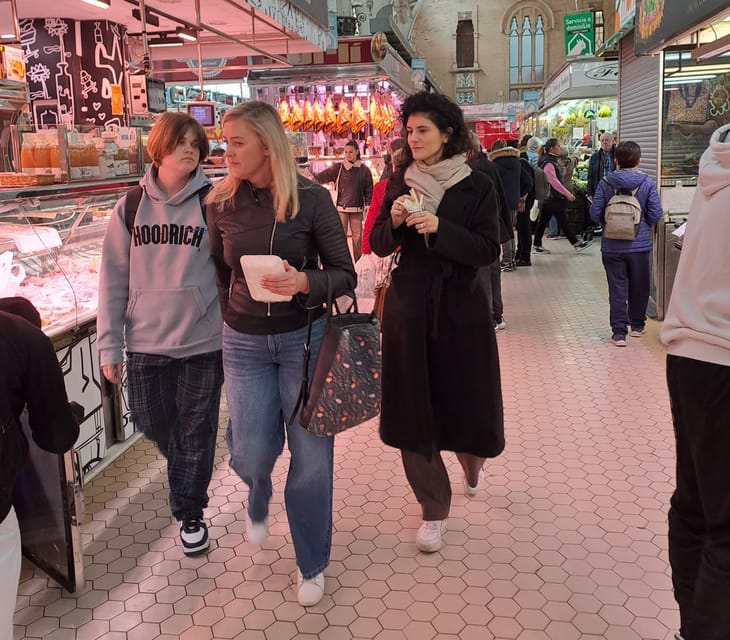 Valencia: Authentic Tapas & Drinks with a Local - Starting in Valencia’s Ciutat Vella