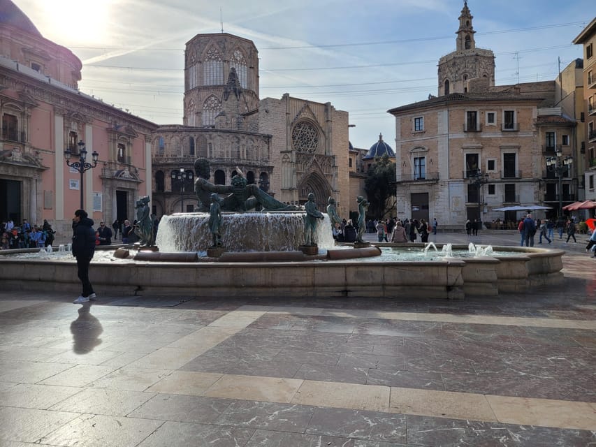 Valencia, Biketour of all the city with a local guide - From central Valencia to the City of Arts and Sciences