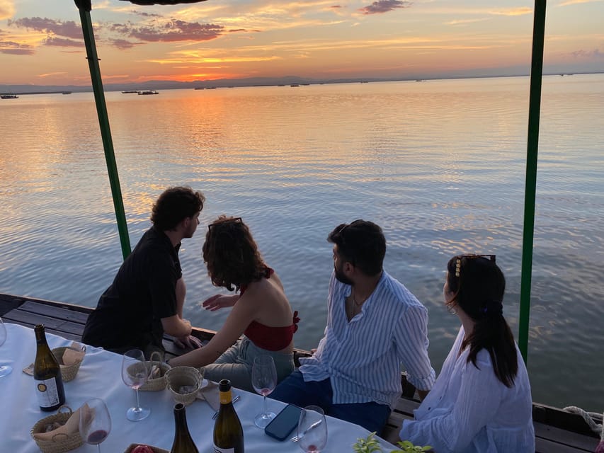 Valencia: Boat Ride with Valencian Wine Tasting & Tapas - The first 105 minutes on Albufera
