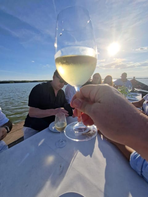 Valencia: Boat Ride with Valencian Wine Tasting & Tapas - Practical tips for a smoother evening