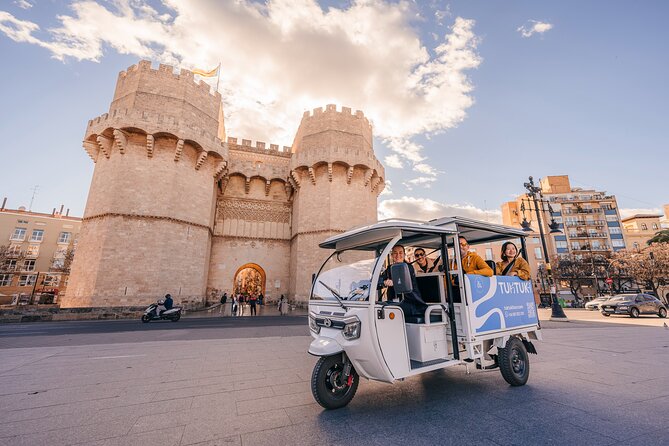 Valencia by Tuk Tuk i: Private tour 1 or 2 hours explore the city - Why a Valencia tuk-tuk tour works