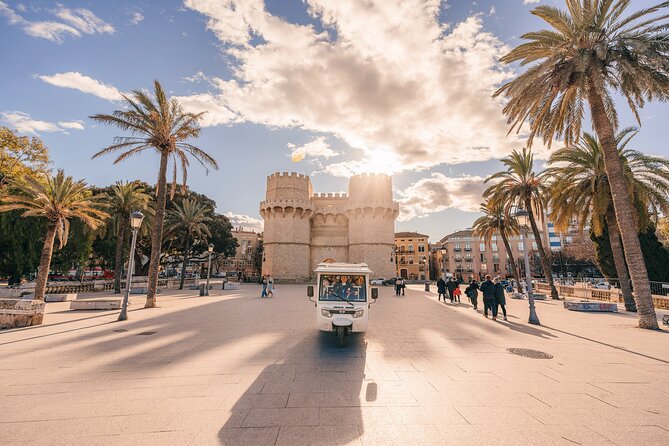 Valencia by Tuk Tuk i: Private tour 1 or 2 hours explore the city - Seeing the City of Arts and Sciences
