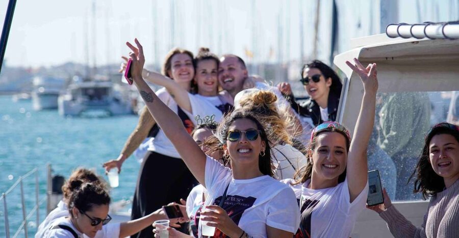 Valencia: Catamaran Party Boat - Dancing with the DJ on board