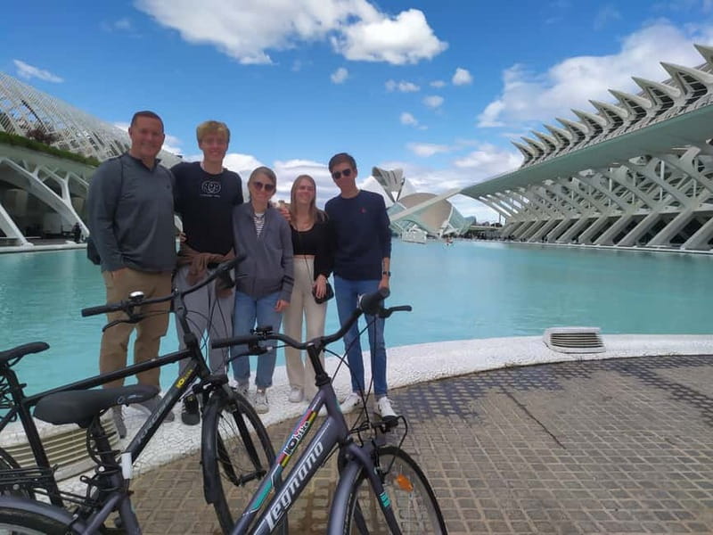 Valencia: City Highlights Bike Tour - Cabanyal, tapas, and Veles y Vents