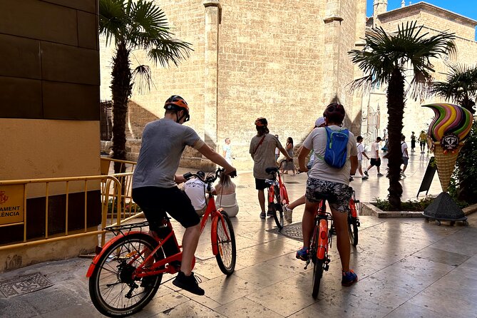 Valencia City Highlights in Guided Bike or E-Bike Tour - Why this route works for seeing Valencia quickly