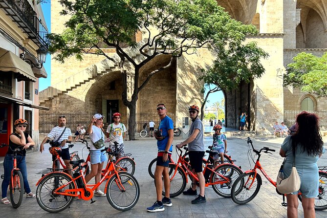 Valencia City Highlights in Guided Bike or E-Bike Tour - The easy ride through Turia Gardens