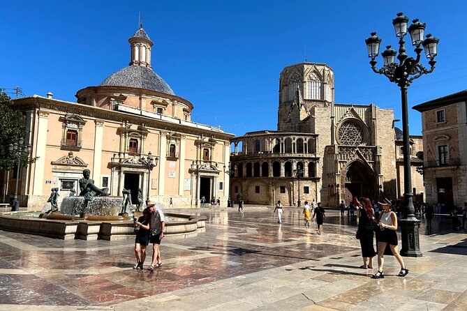 Valencia City Highlights in Guided Bike or E-Bike Tour - Bike choice, guide style, and group comfort