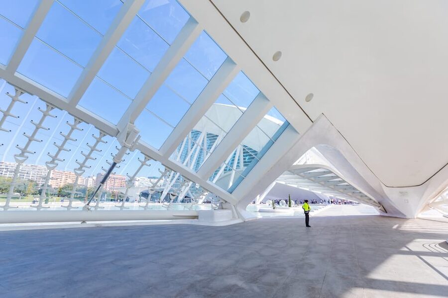 Valencia: City of Arts and Science 3D Movie at Hemisfèric - Fitting the Hemisfèric into a City of Arts and Sciences visit