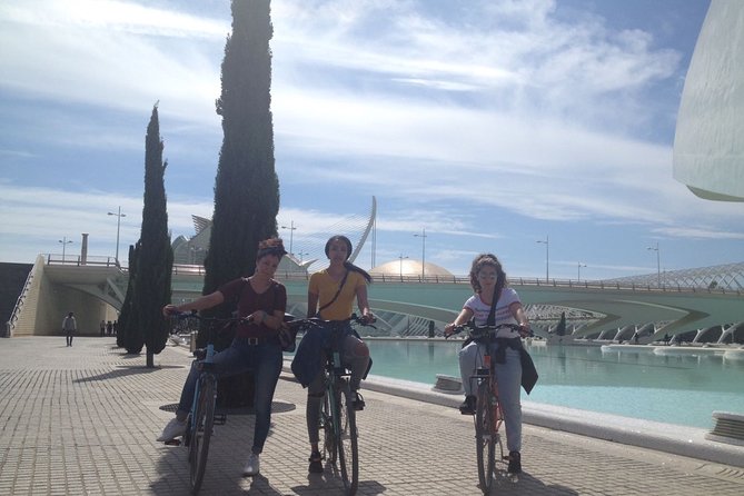 Valencia City Sights Bike Tour - Central Market and the Taste of Daily Valencia