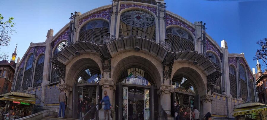Valencia: City Walking Tour with Top Attractions - ITALIAN - The Silk Exchange, The Tour’s Grand Finish