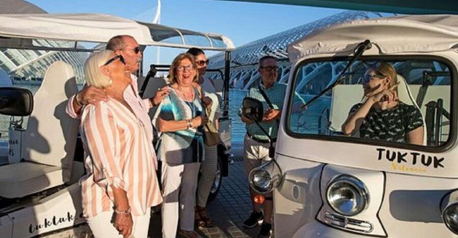 Valencia: Complete Tuk-Tuk Tour Around the City - Valencia’s old walls and historic center