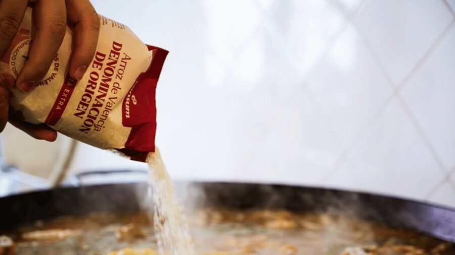Valencia: cook your paella (with purchase at Russafa market) - Learning what makes Valencian paella work