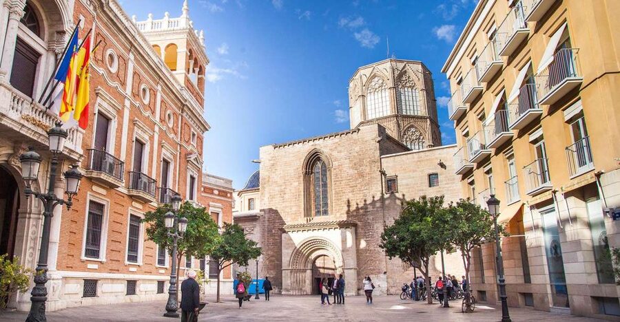 Valencia: Essentials and World Heritages Sites Walking Tour - Starting beside Valencia’s North Station