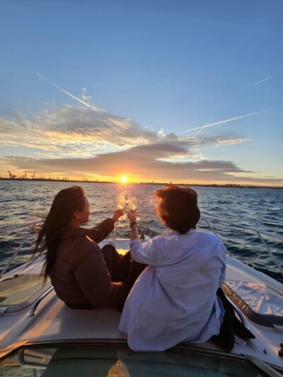 Exclusive Sunset Cruise with Drink