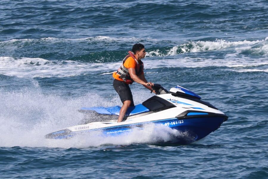 Valencia: Excursión en Moto de Agua + Paddle Surf - Starting at Valencia Marina