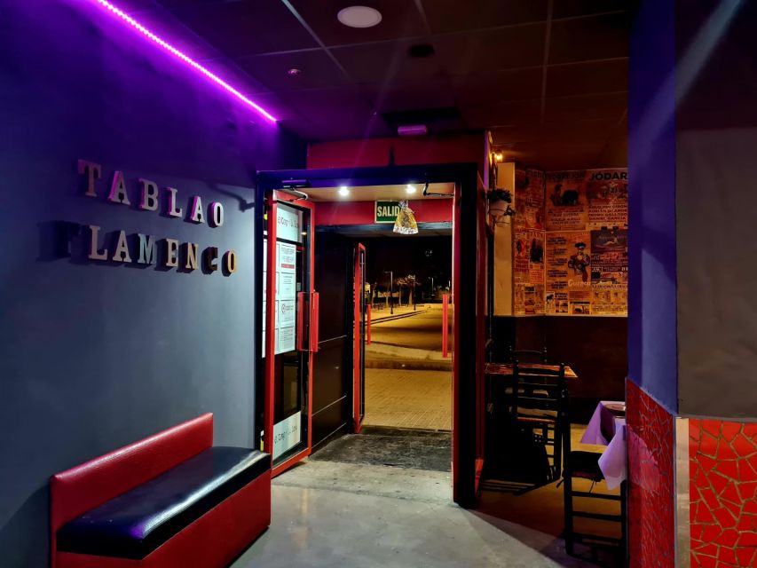 Valencia: Flamenco at Toro y La Luna with optional Dinner - Finding the tablao in Valencia