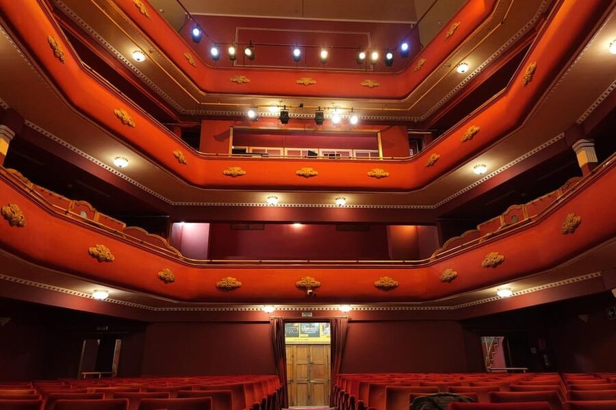 Valencia: Flamenco Show TEATRE TABLAO FLAMENCO in Teatro Talia - Timing and planning around your Valencia day