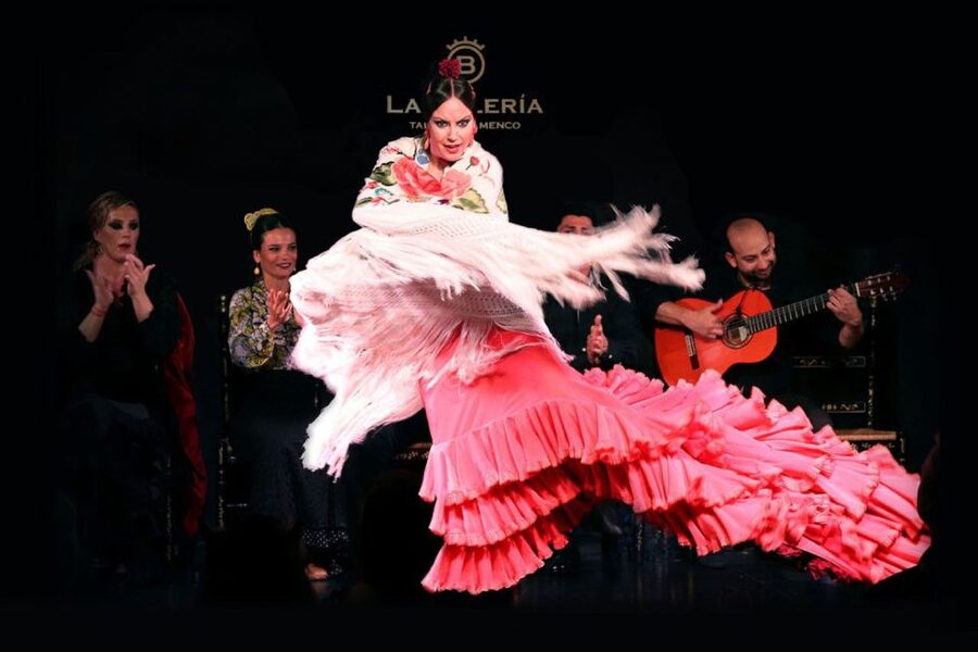 Valencia: Flamenco Show with Dinner at La Bulería - Entering La Bulería near Valencia’s City of Arts and Sciences
