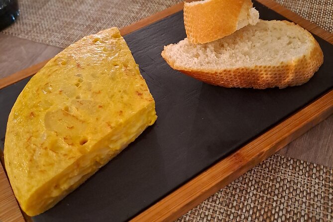 Valencia Food Tour: Tapas, Drinks and Delights with a Local - A meal that unfolds across Valencia’s old town