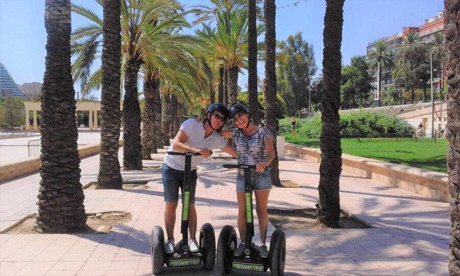 Valencia: Gardens and recreation Segway Tour - Serranos Towers and the edge of the gardens