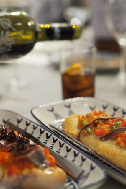 Valencia: Gourmet Food & Wine Tour - The final restaurant and its three-course menu