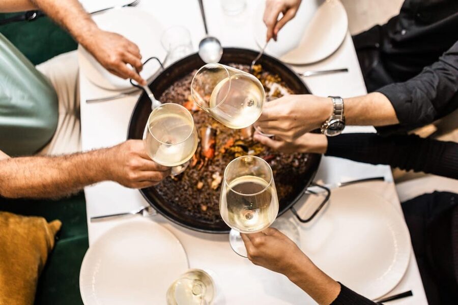 Valencia: Gourmet Food & Wine Tour - Stop one: tapas and vermouth near the old university