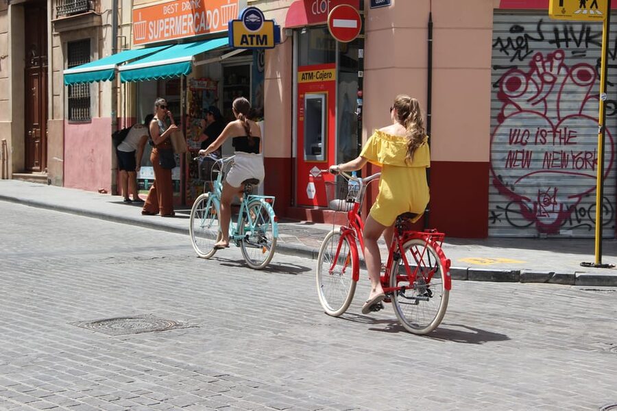 Valencia: Grand City Bike Tour on Bicycle, E-Bike or E-Step - Bicycle, e-bike, or e-step?