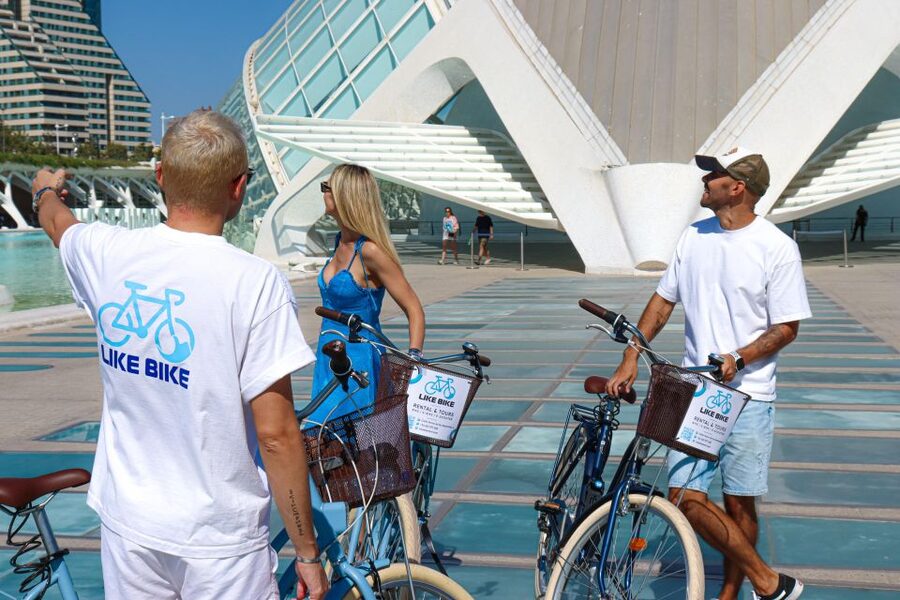 Valencia Guided Bike Tour in small group or Private - Starting from Av. del Port