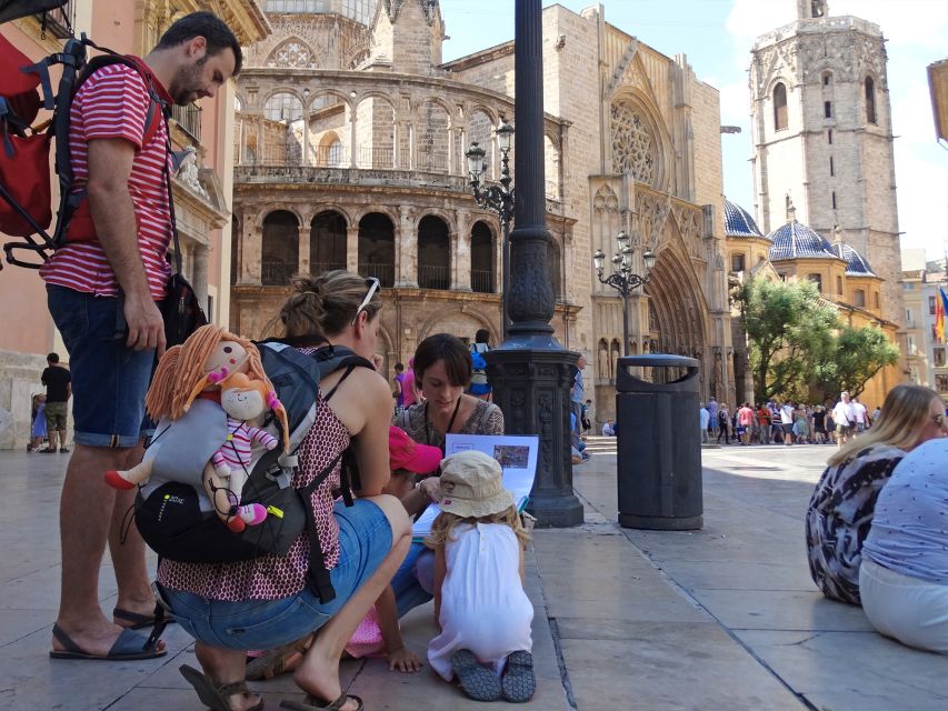 Valencia: Guided Family Walking Tour (Italian Tour) - North Station as the first city lesson