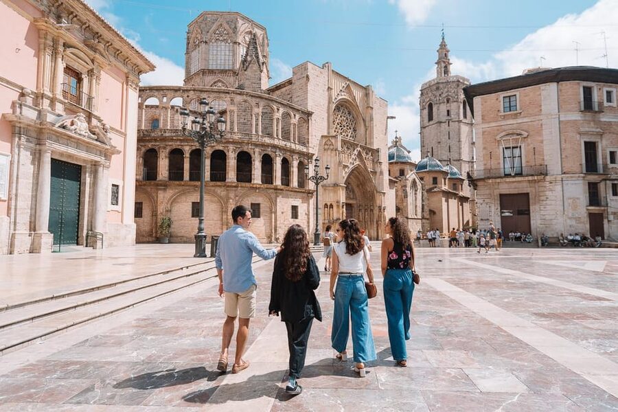 Valencia: Morning Food Tour with Central Market Visit - The main event, a Valencian esmorzaret