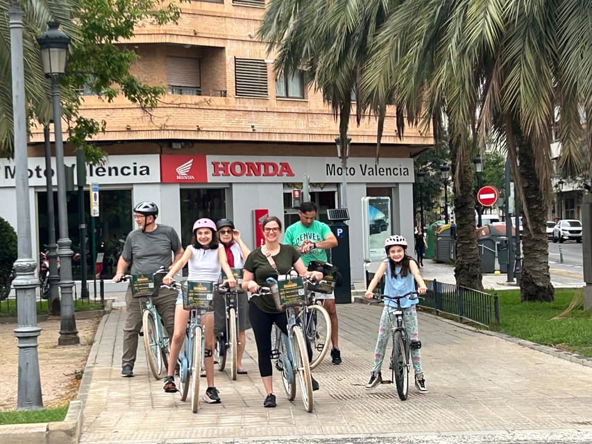 Valencia: Normal bike and Electric bike Rental Ruzafa - Green space and the coast in the same rental