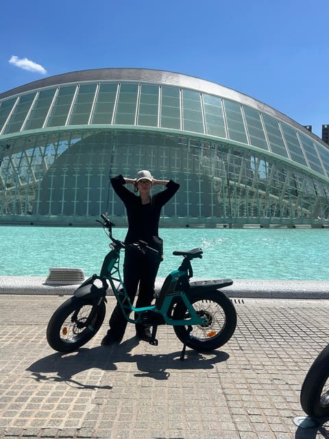 Valencia: Normal bike and Electric bike Rental Ruzafa - How weather changes the ride