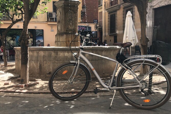 Valencia Old Town Private Tour by Bike or Electric Ride - Torres de Quart and the marks of war
