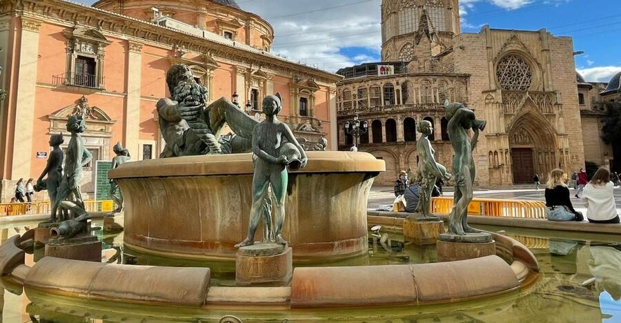 Valencia: Old Town Segway Tour - The Basilica, Cathedral, and Plaza de la Virgen