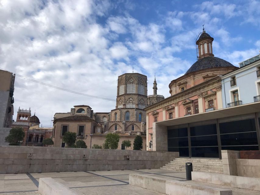 Valencia: Old Town Segway Tour - Guides, flexibility, and the private format