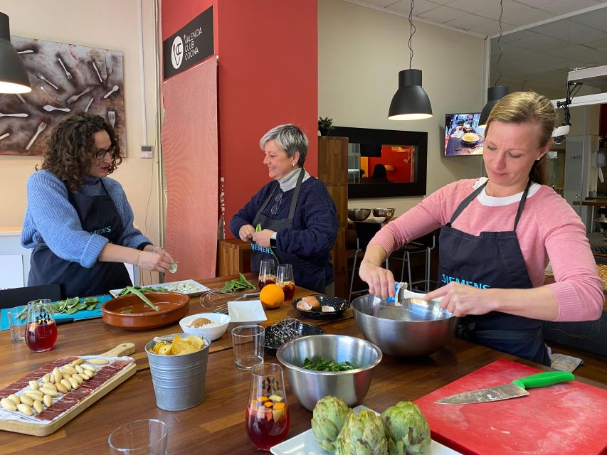 Valencia: Paella Workshop and Algiros Market Visit - Learning the real Valencian paella method