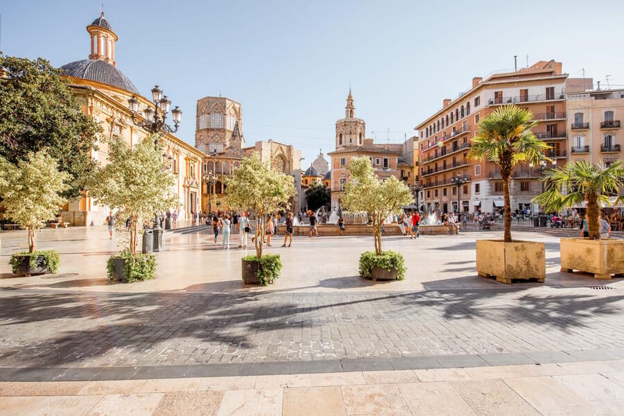 Valencia: Private Brunch Tour with Basic Spanish Learning - Coffee and Spanish phrases at the first stop