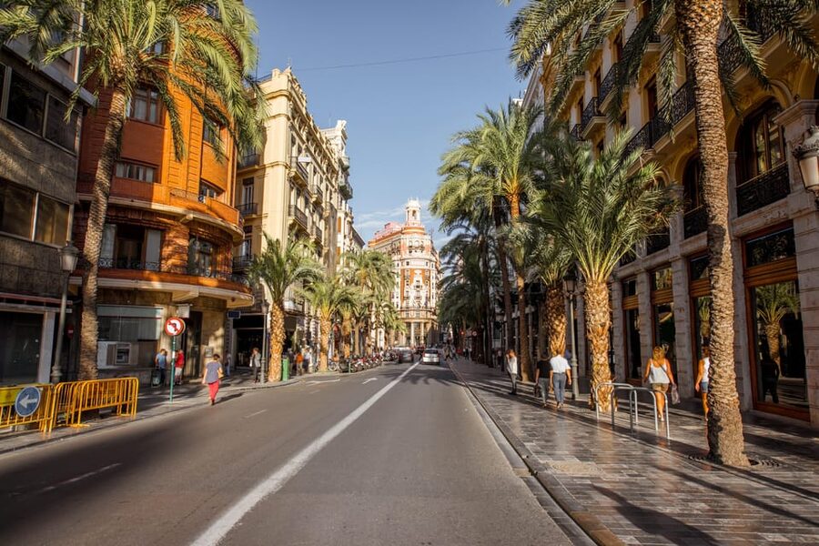 Valencia: Private Brunch Tour with Basic Spanish Learning - Should you book Talk & Taste?
