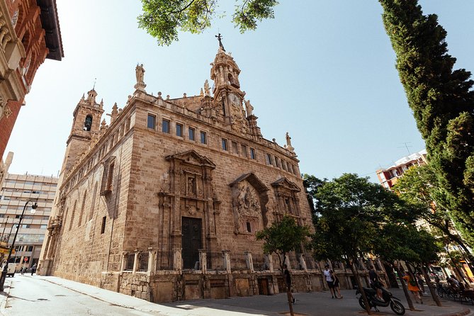 Valencia Private City Kickstart Tour - Starting at Pl. de Manises